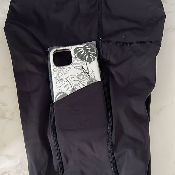 ATHLETA Bikers shorts EUC  - Picture 5 of 5